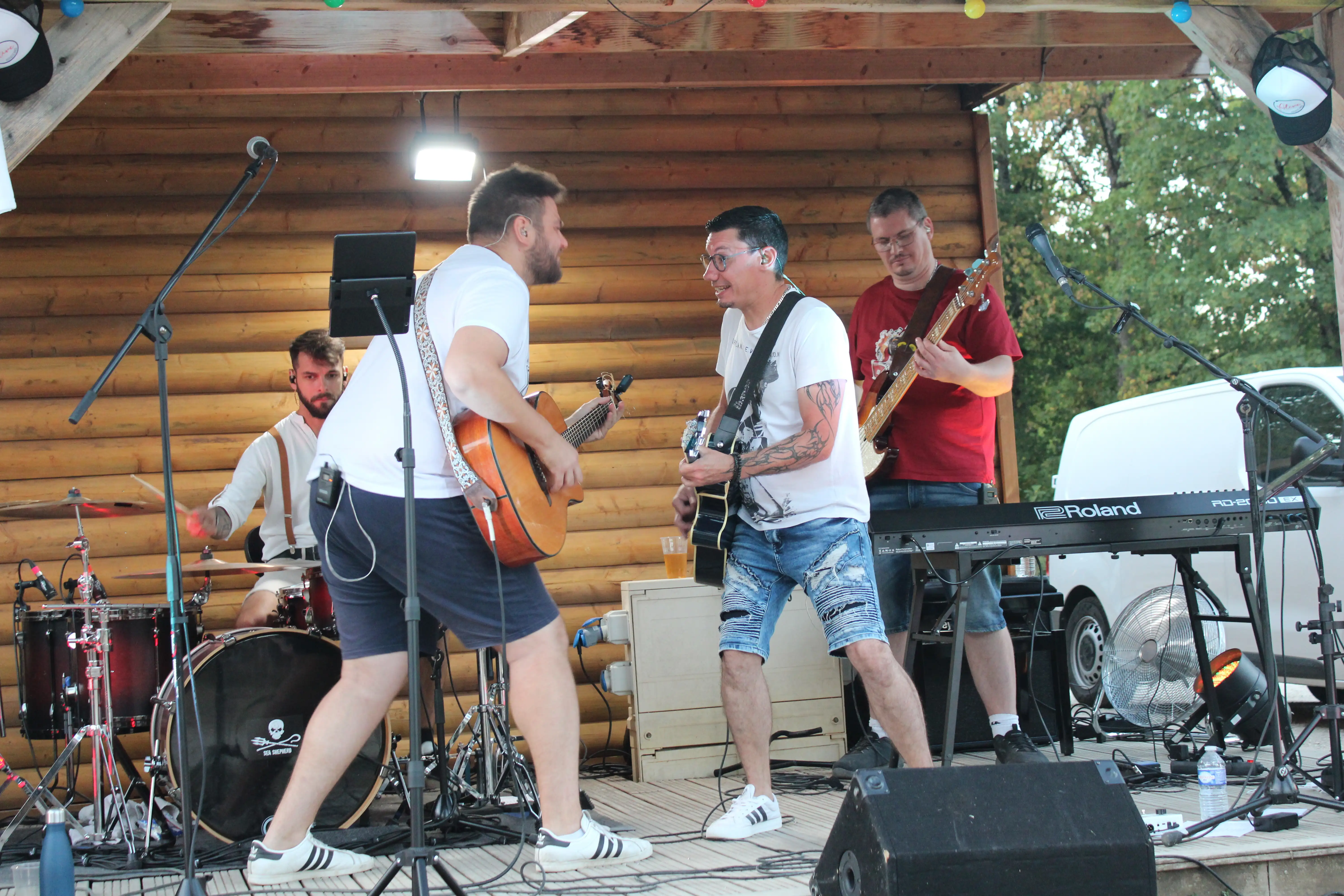 ALIVE Acoustic Band - Photo de concert 10